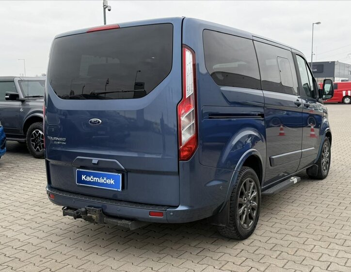 Ford Tourneo Custom MPV 2,0 l 136 kw