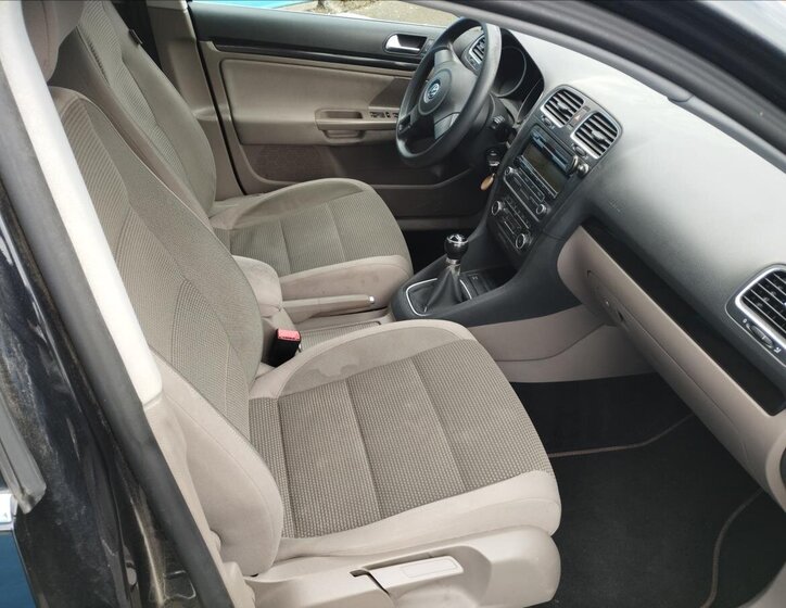 Volkswagen Golf Kombi 1,6 l 77 kw