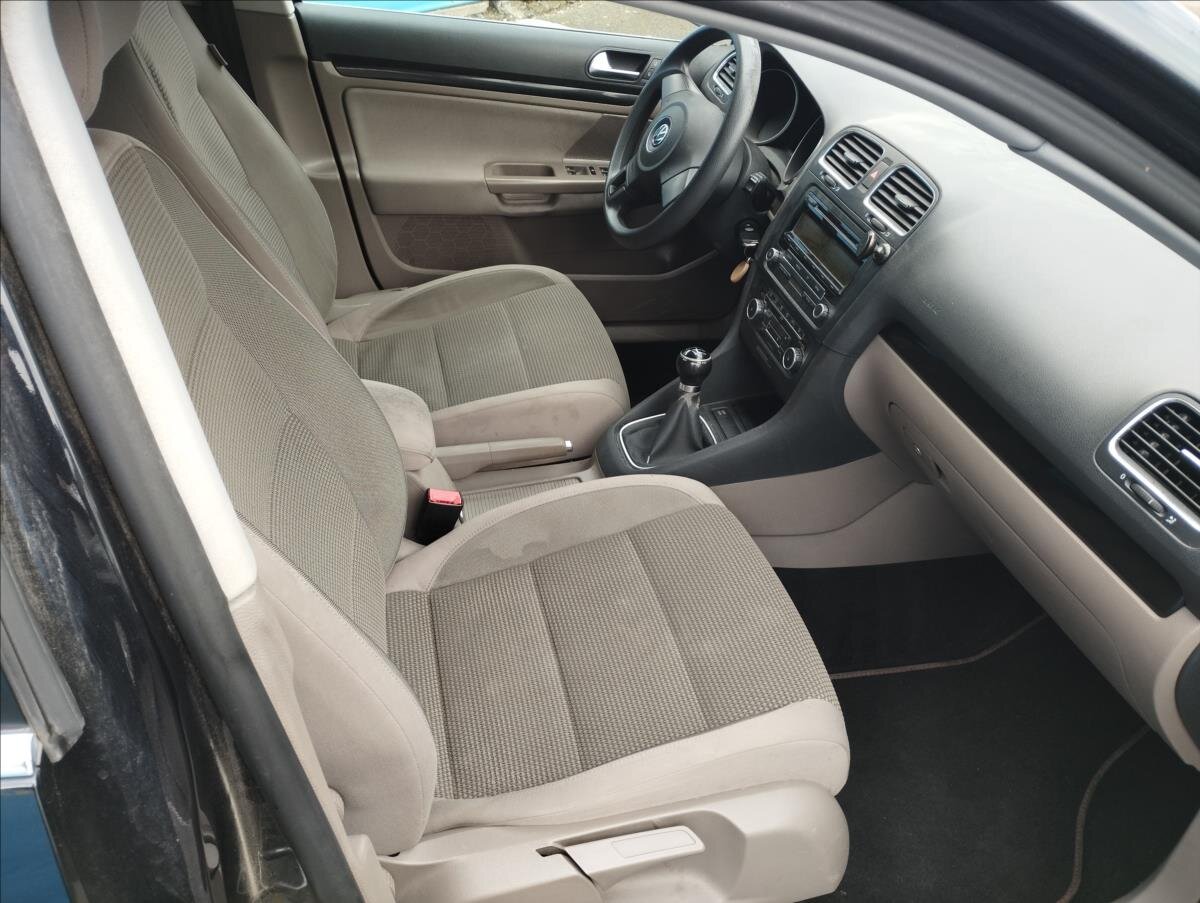 Volkswagen Golf Kombi 1,6 l 77 kw