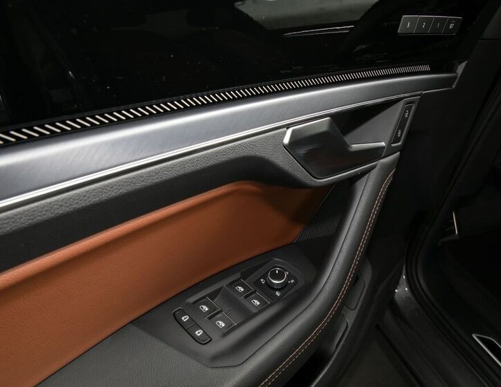 Volkswagen Touareg SUV / Terénní 3,0 l 210 kw