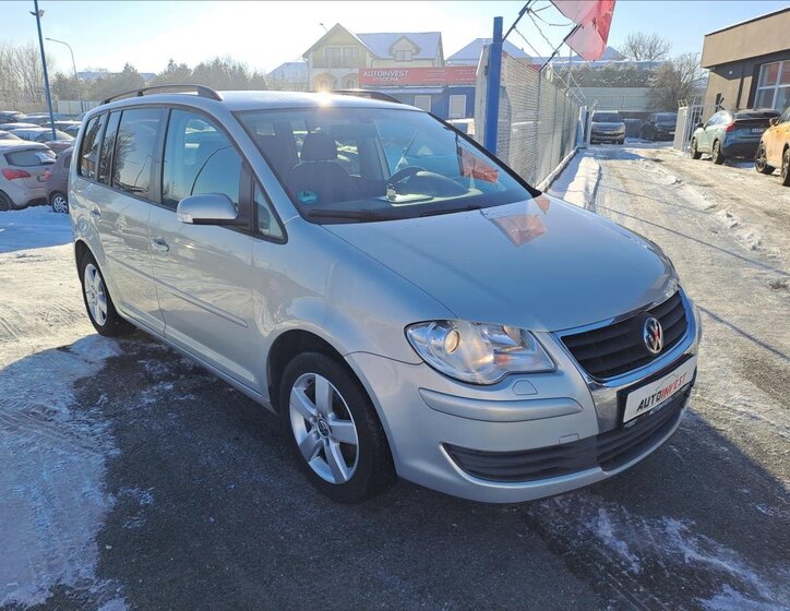 Volkswagen Touran 2