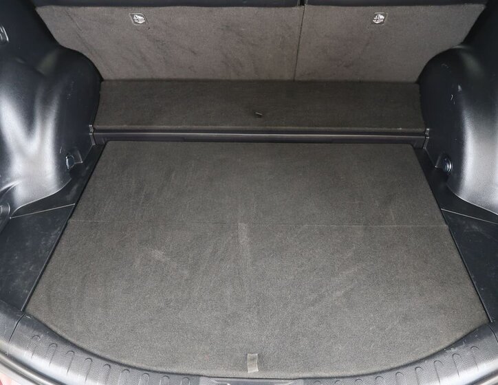 Toyota RAV4 SUV / Terénní 2,5 l 114 kw