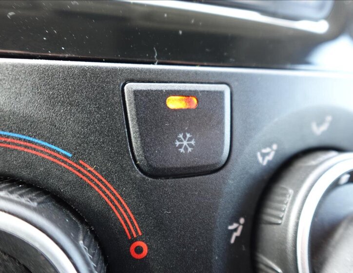 Opel Movano Valník 2,2 l 121 kw