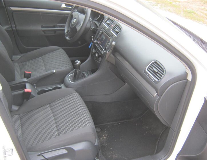 Volkswagen Golf Kombi 1,6 l 77 kw