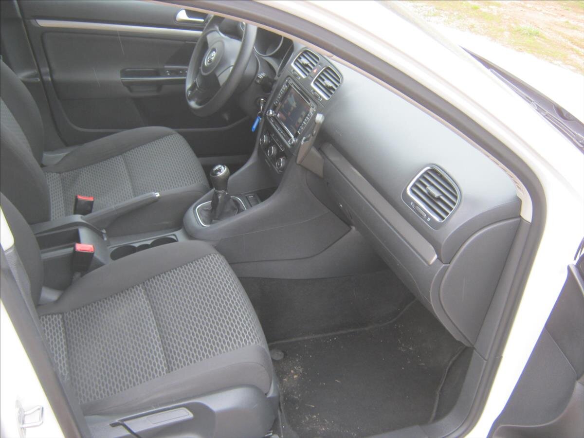 Volkswagen Golf Kombi 1,6 l 77 kw