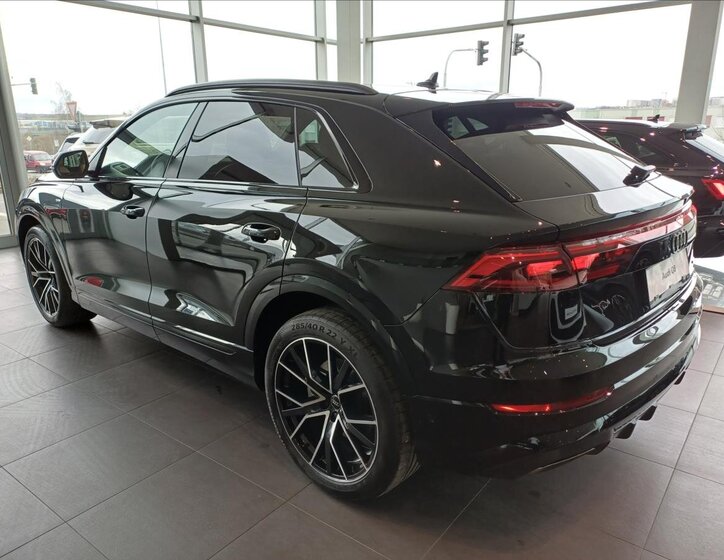 Audi Q8 SUV / Terénní 3,0 l 210 kw