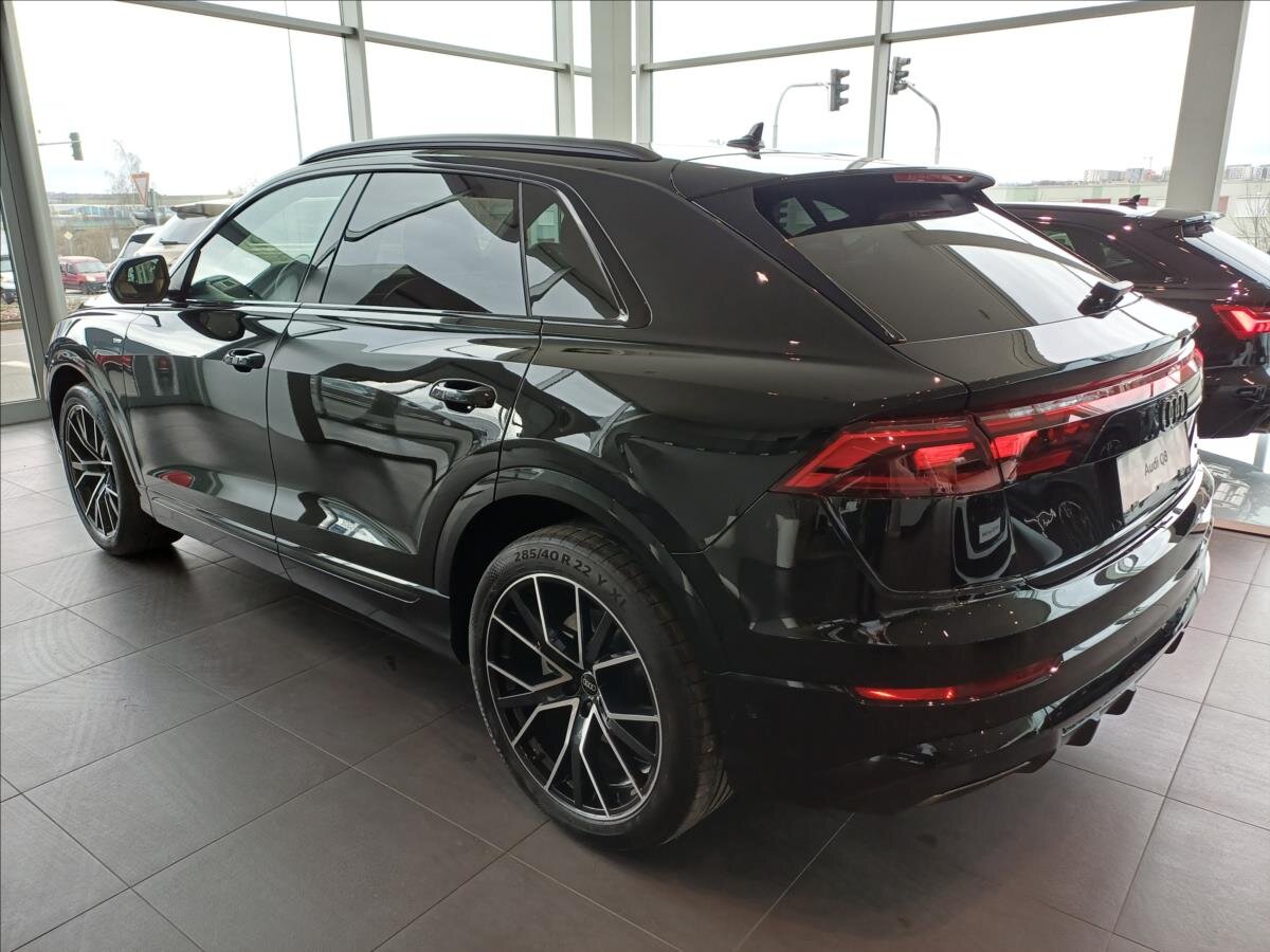 Audi Q8 SUV / Terénní 3,0 l 210 kw
