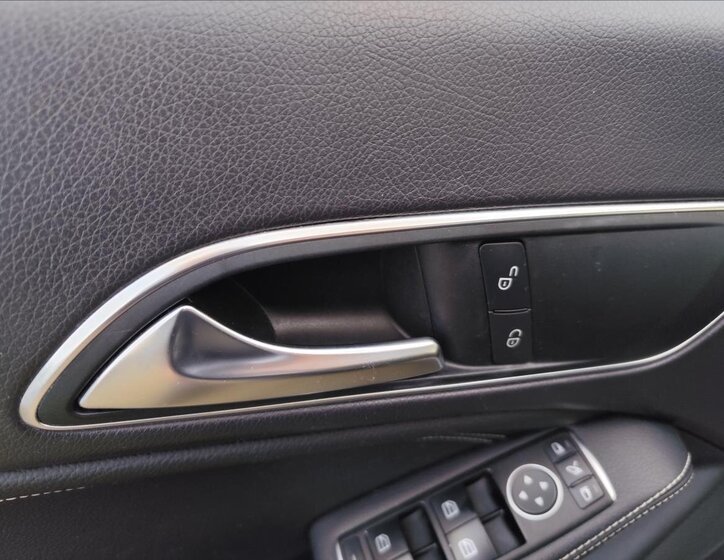 Mercedes-Benz CLA Sedan / Limuzína 1,6 l 115 kw