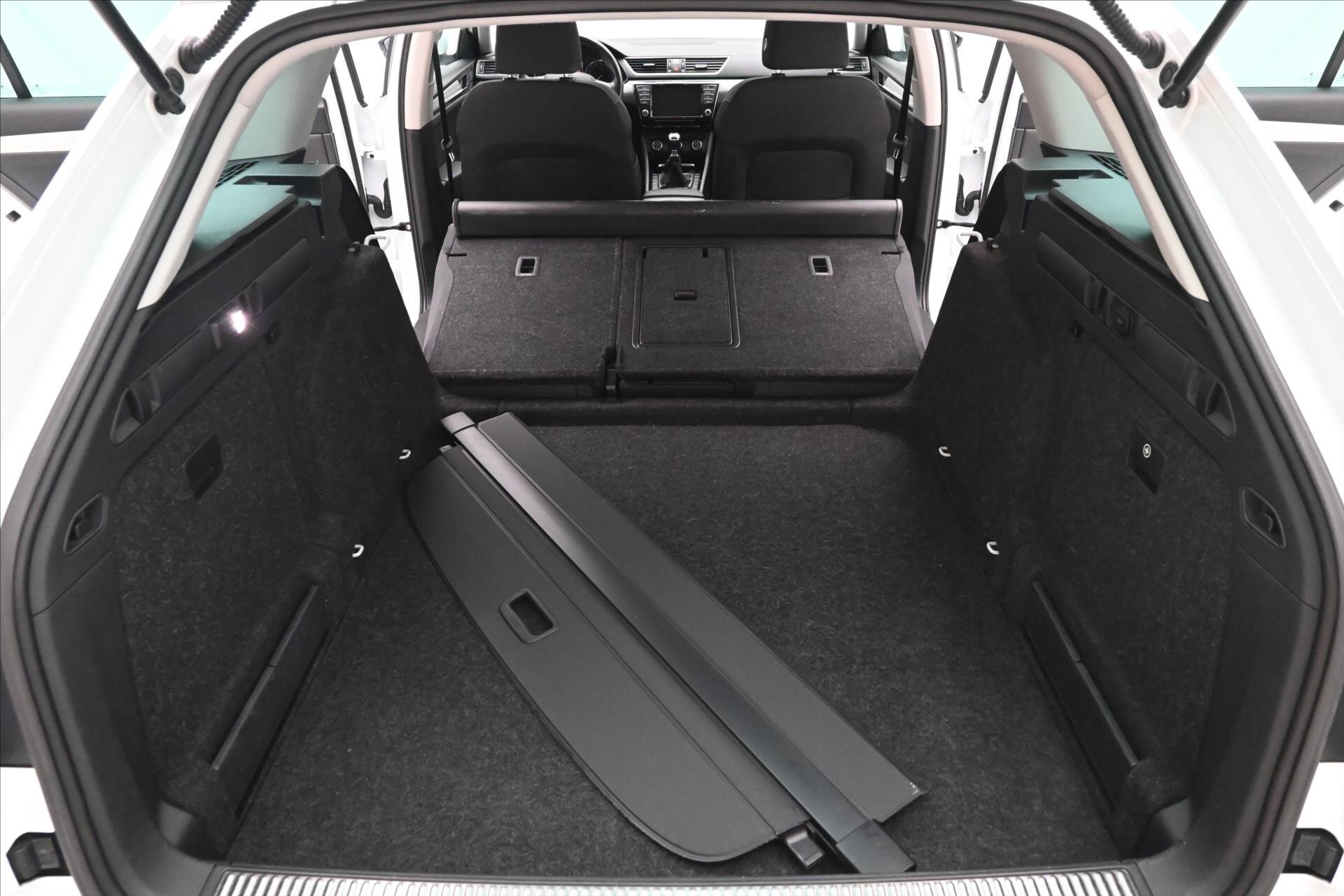 Škoda Superb Kombi 1,6 l 88 kw