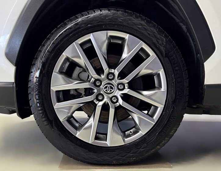 Toyota RAV4 SUV 2,5 l 163 kw