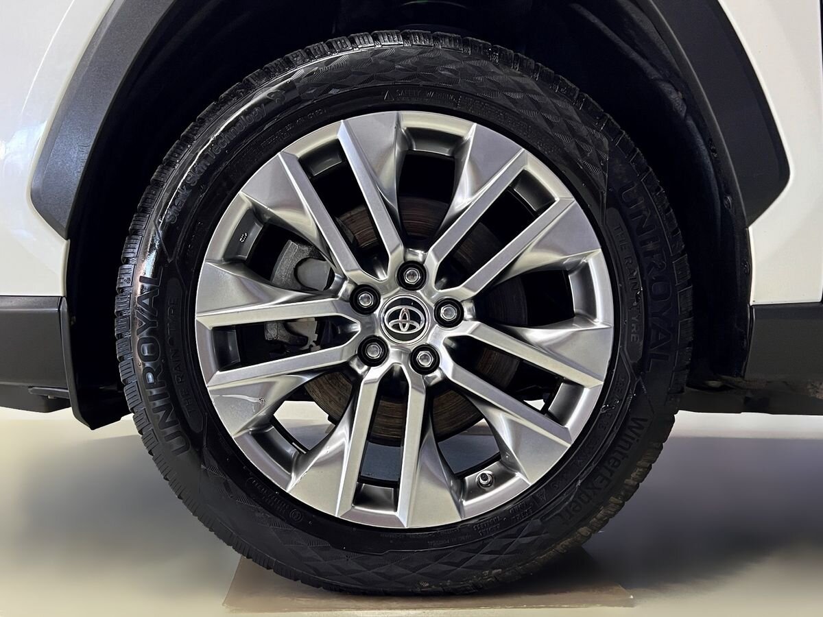 Toyota RAV4 SUV 2,5 l 163 kw