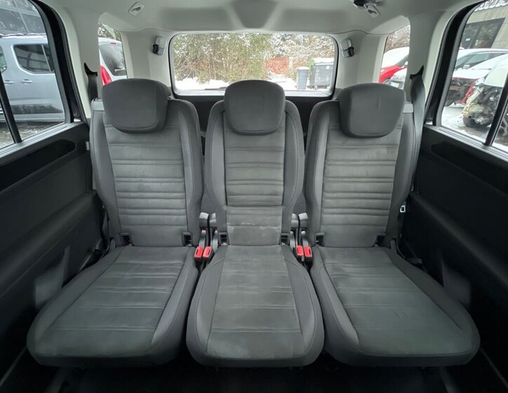 Volkswagen Touran MPV 1,5 l 110 kw