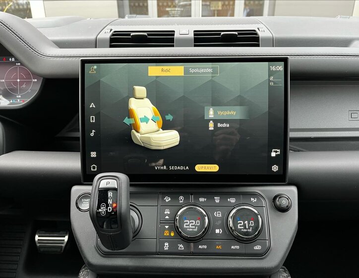 Land Rover Defender SUV / Terénní 4,4 l 467 kw