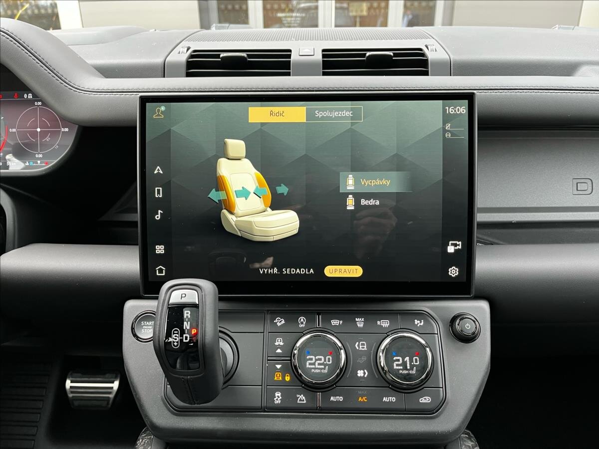 Land Rover Defender SUV / Terénní 4,4 l 467 kw