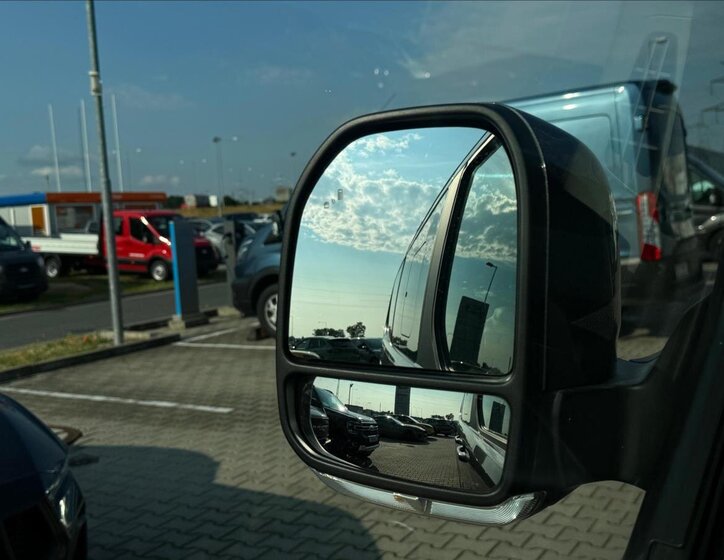 Ford Tourneo Custom Kombi 2,0 l 125 kw