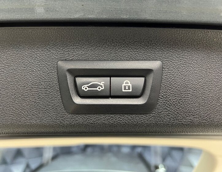 BMW Řada 5 Kombi 3,0 l 195 kw