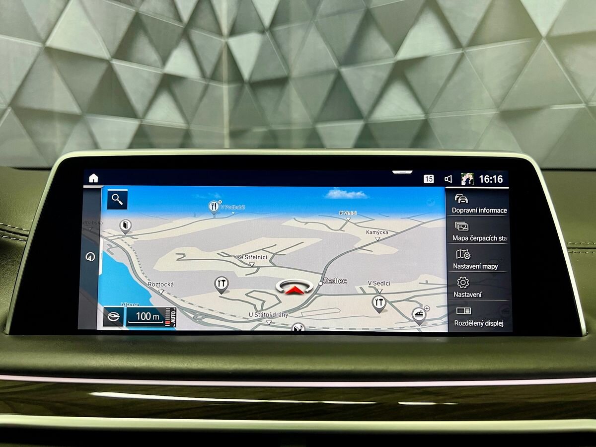 BMW Řada 7 Sedan / Limuzína 3,0 l 250 kw