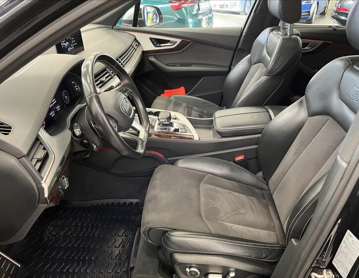 Audi SQ7 SUV / Terénní 4,0 l 320 kw