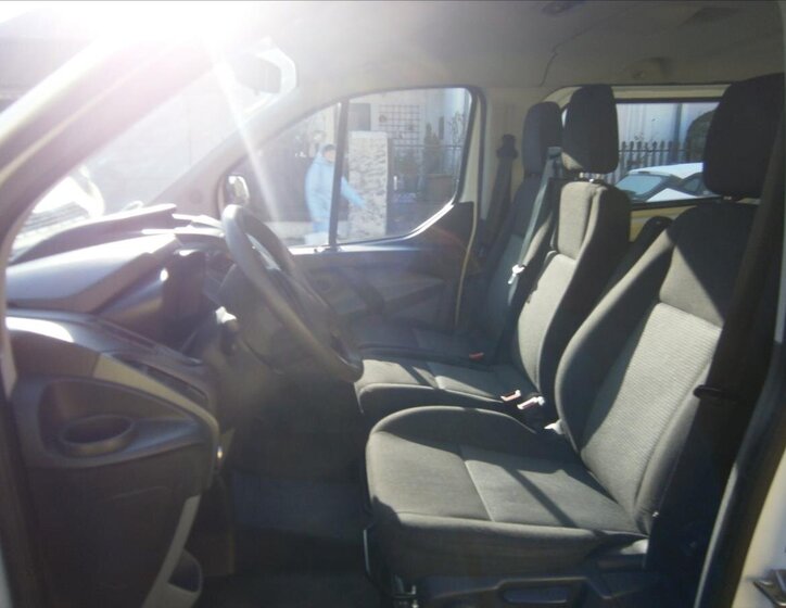 Ford Transit Custom 10