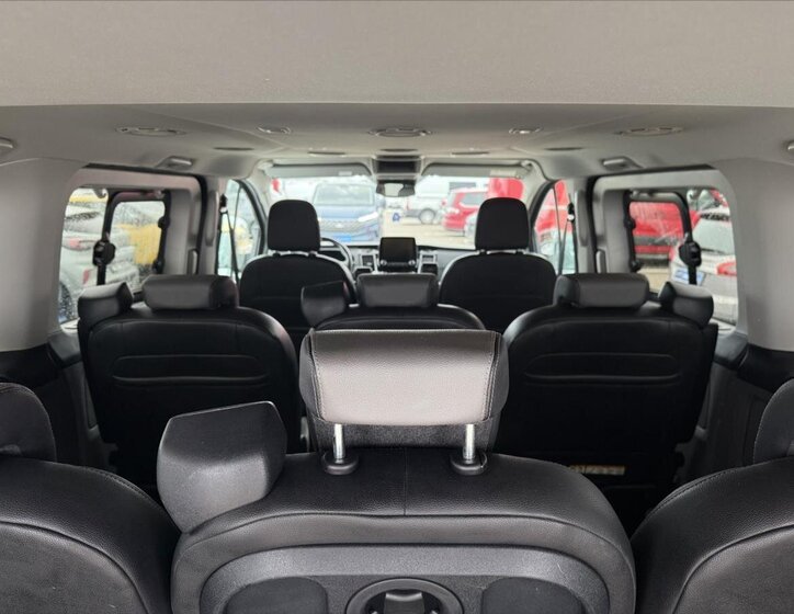 Ford Tourneo Custom 14