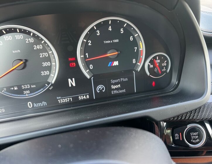 BMW X6 SUV / Terénní 4,4 l 512 kw