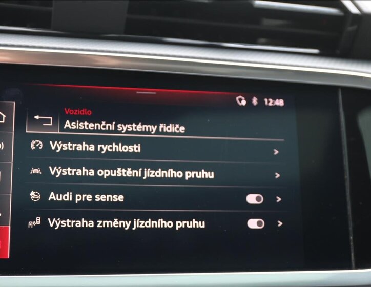 Audi Q3 SUV 2,3 l 137 kw