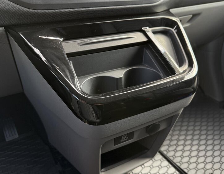 Ford Tourneo Custom MPV 2,0 l 125 kw