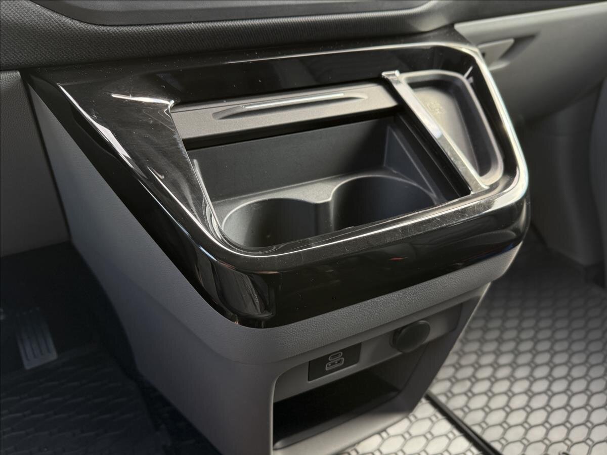 Ford Tourneo Custom MPV 2,0 l 125 kw