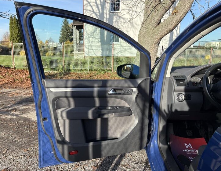 Volkswagen Touran MPV 1,2 l 77 kw