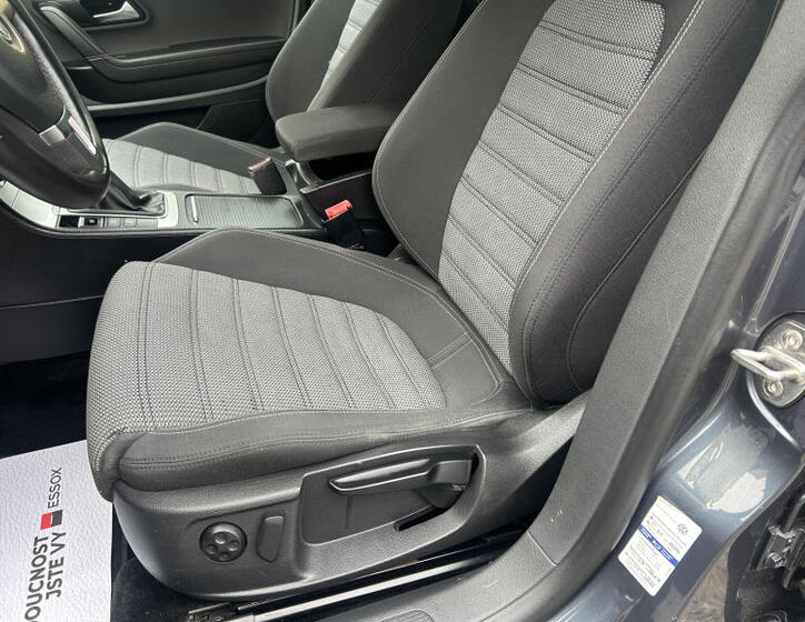 Volkswagen Passat CC 29