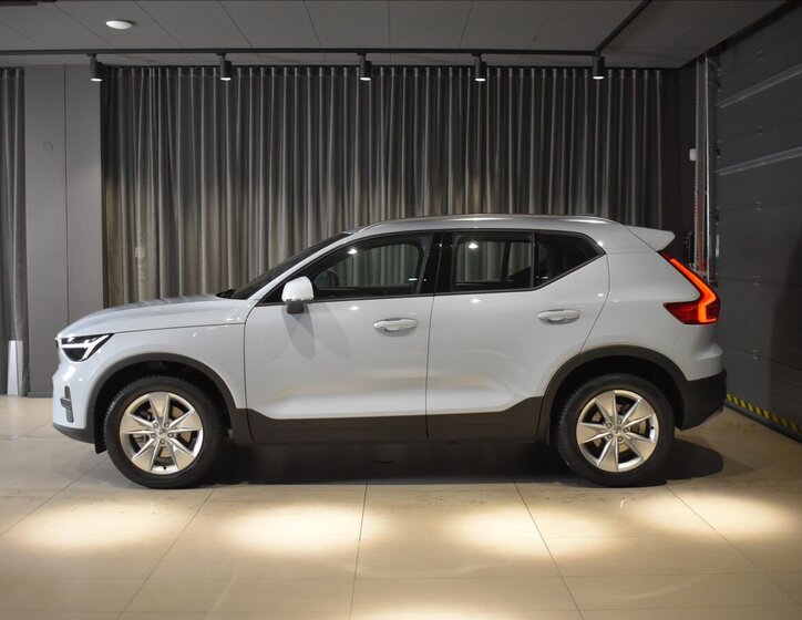 Volvo XC40 SUV / Terénní 2,0 l 120 kw
