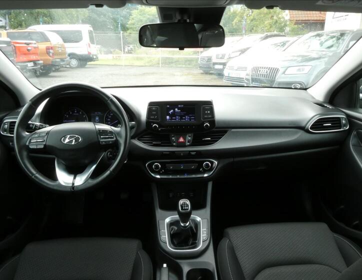 Hyundai i30 27