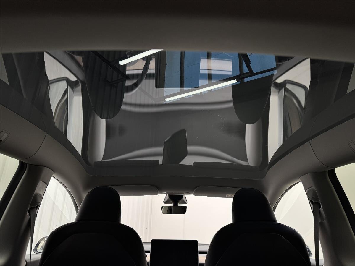 Tesla Model Y SUV 0,0 378 kw