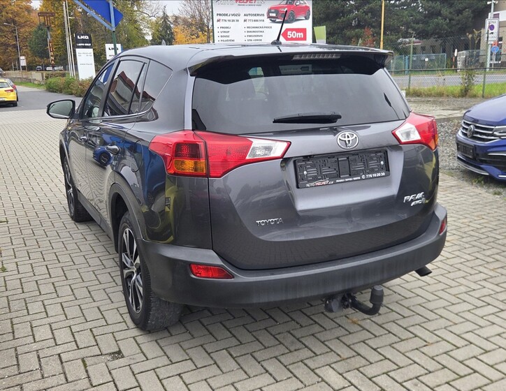 Toyota RAV4 2