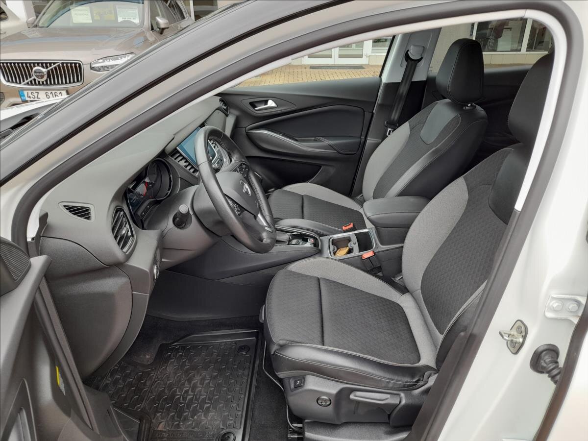 Opel Grandland X SUV 1,6 l 133 kw