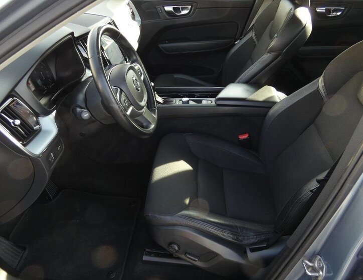 Volvo XC60 SUV / Terénní 2,0 l 140 kw