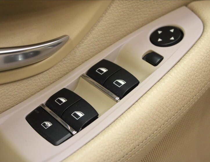 BMW Řada 5 Sedan / Limuzína 3,0 l 150 kw