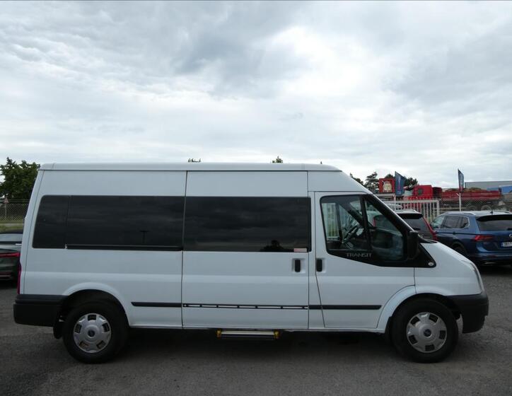 Ford Transit 8