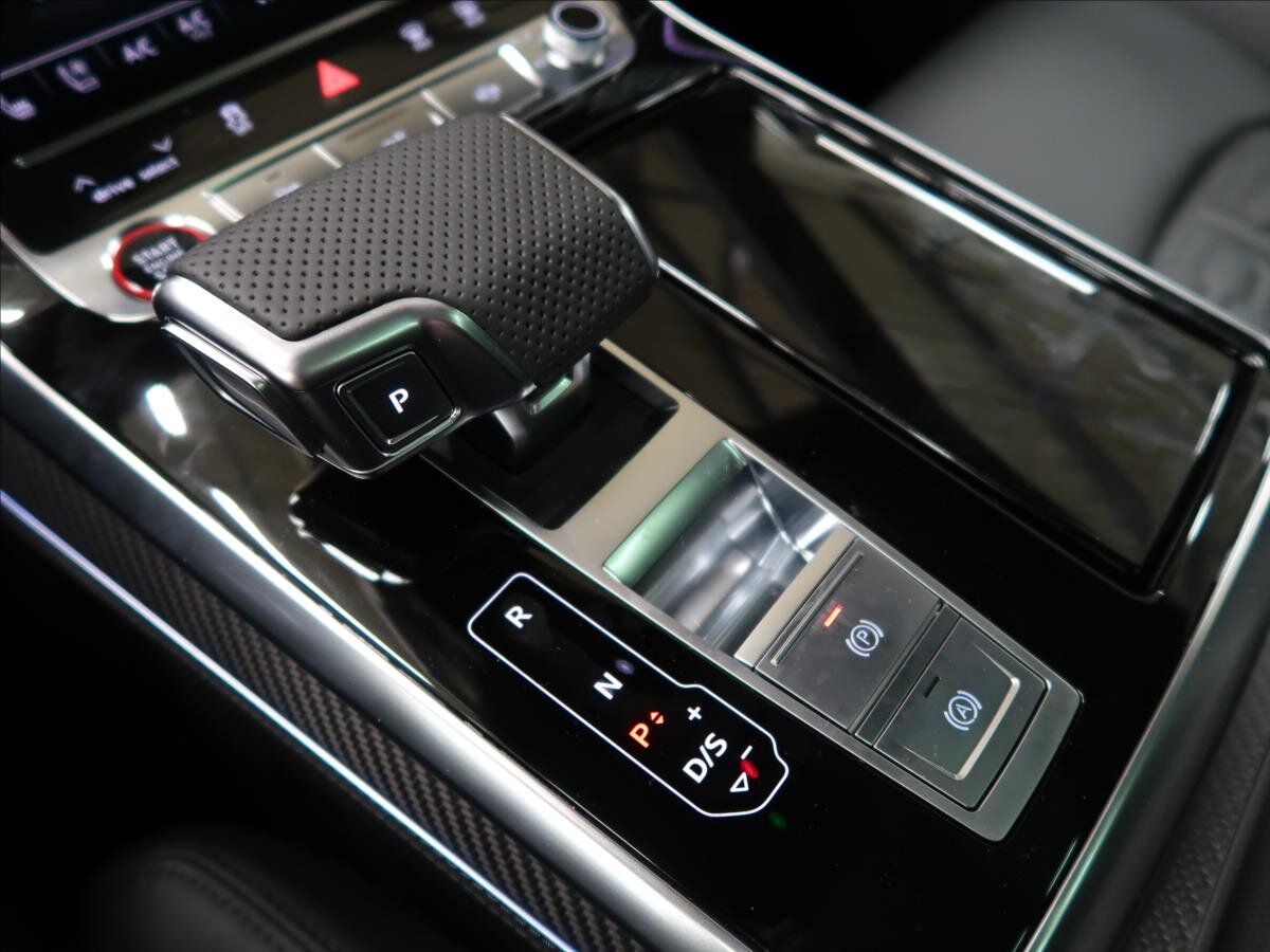 Audi RS Q8 SUV / Terénní 4,0 l 441 kw