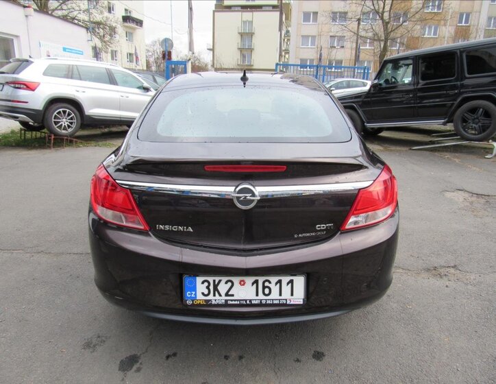 Opel Insignia Sedan / Limuzína 2,0 l 118 kw