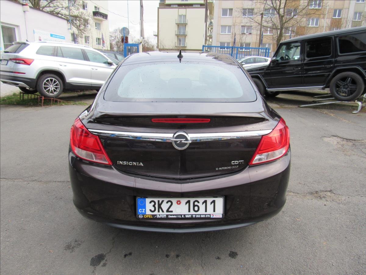 Opel Insignia Sedan / Limuzína 2,0 l 118 kw