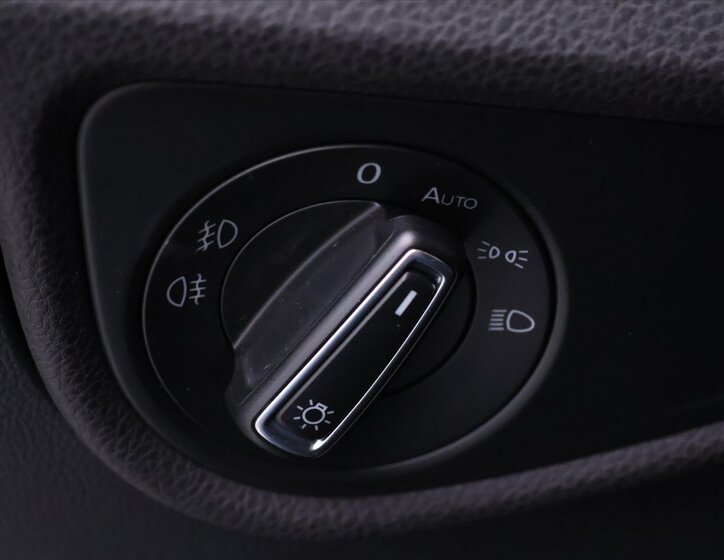 Volkswagen Touran Kombi 1,6 l 85 kw