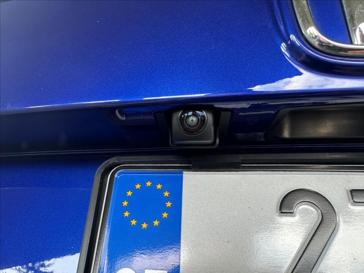 Honda Accord Sedan / Limuzína 1,5 l 141 kw