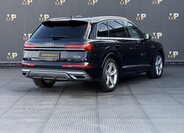 Audi Q7 6