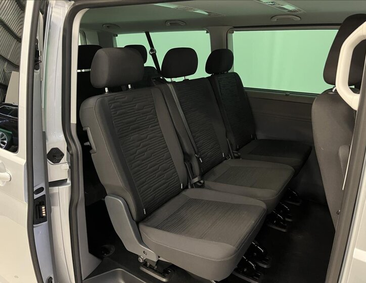 Volkswagen Caravelle 23