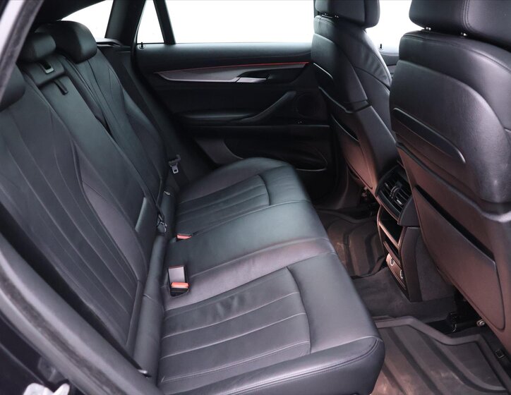 BMW X6 SUV / Terénní 3,0 l 190 kw