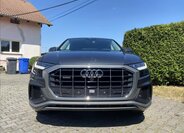 Audi Q8 SUV / Terénní 3,0 l 250 kw