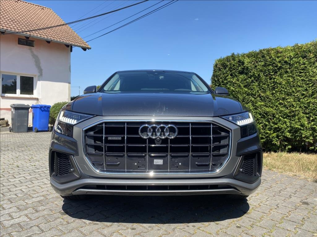 Audi Q8 SUV / Terénní 3,0 l 250 kw
