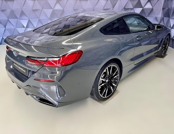 BMW M8 7