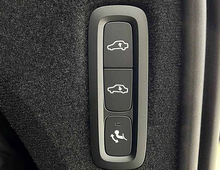 Volvo XC90 SUV / Terénní 2,0 l 335 kw